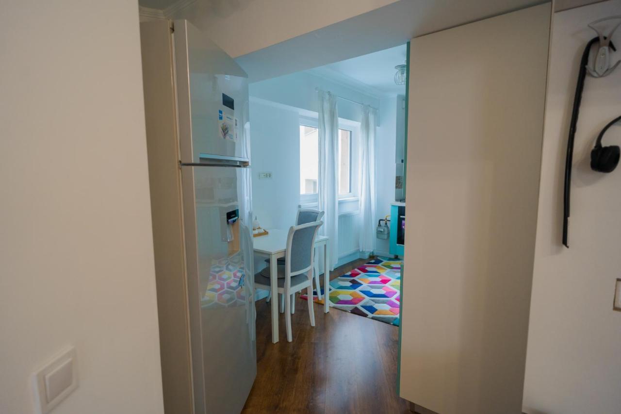 Cozy & Spacious 2Br Apartment With Netflix Bucharest Exterior photo