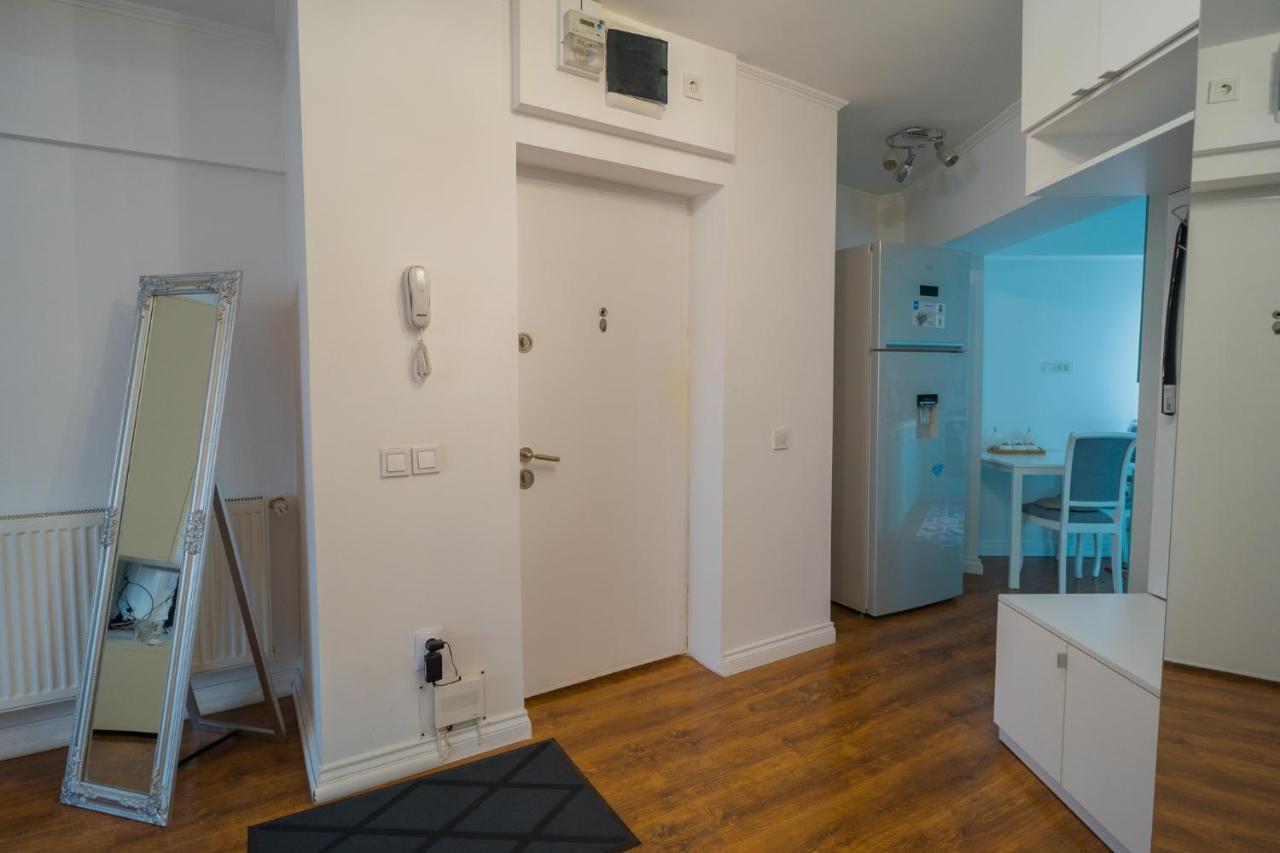 Cozy & Spacious 2Br Apartment With Netflix Bucharest Exterior photo