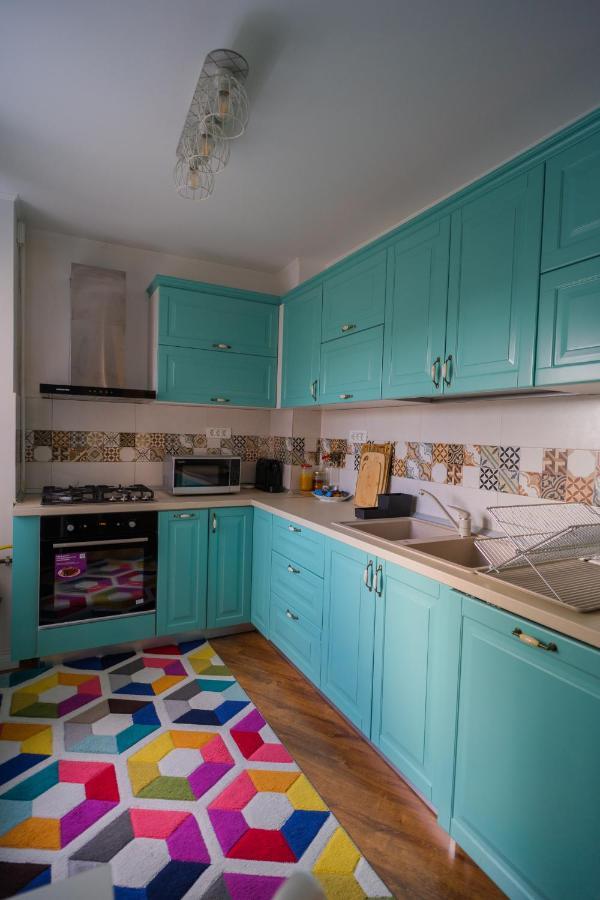 Cozy & Spacious 2Br Apartment With Netflix Bucharest Exterior photo