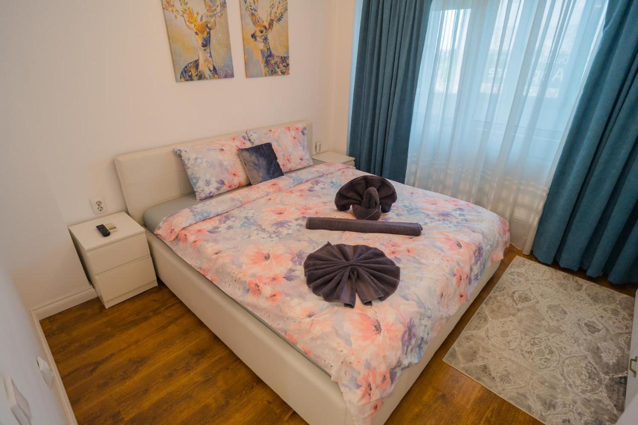 Cozy & Spacious 2Br Apartment With Netflix Bucharest Exterior photo